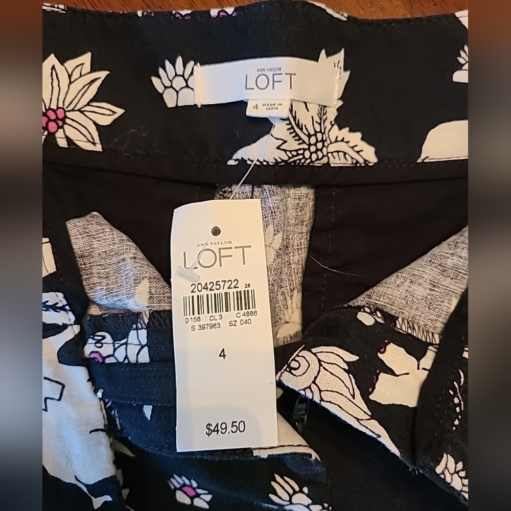 Loft The Riviera Short Size 4 NWT